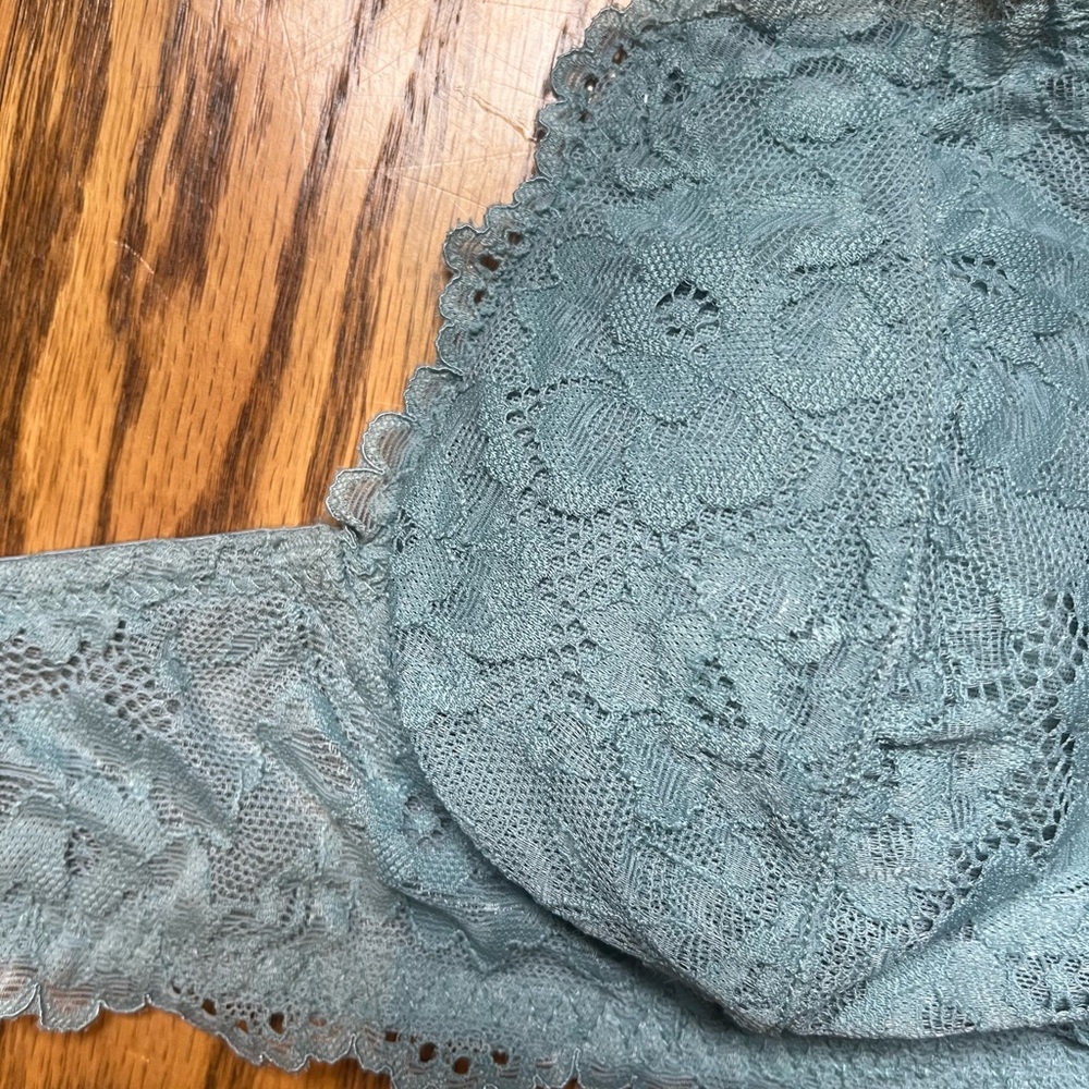Garage Lace Bralette - Picture 5 of 5